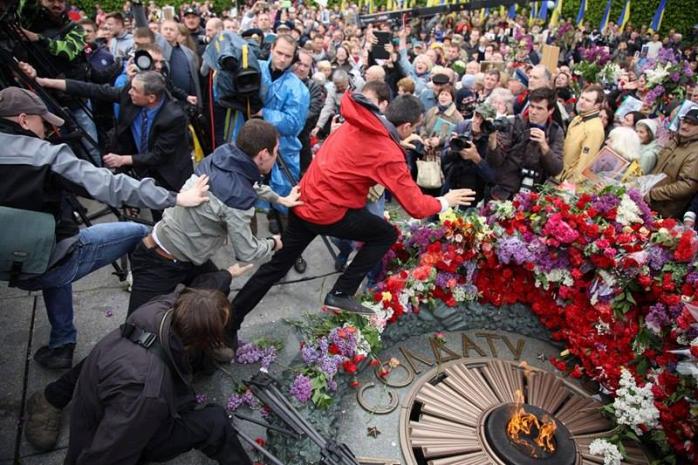 У «святкових» сутичках в Україні постраждали до 15 осіб — МВС