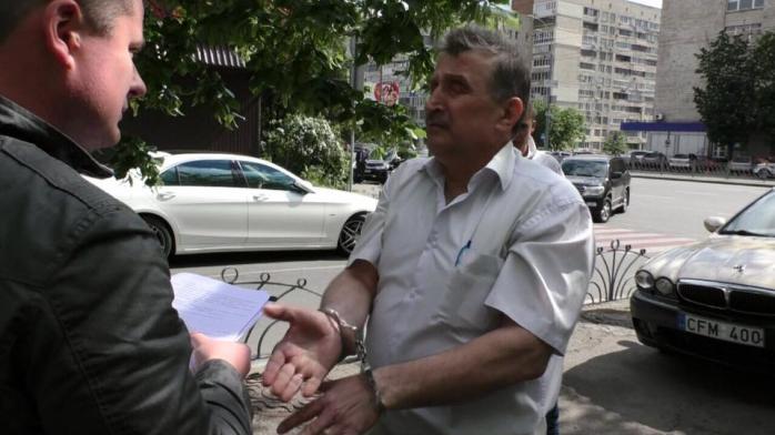 В Киеве задержали трех человек, требовавших деньги «для Луценко»