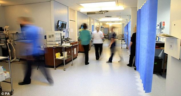 Хакеры заблокировали технику в больницах Британии: требуют выкуп наличными или «уничтожат все данные»