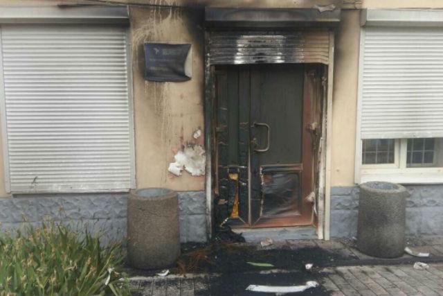 У Дніпропетровській області підпалили два офіси «Опозиційного блоку» (ФОТО)