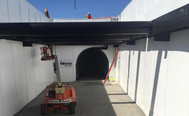 Оприлюднені фото та відео прототипу швидкісного тунелю під Лос-Анджелесом