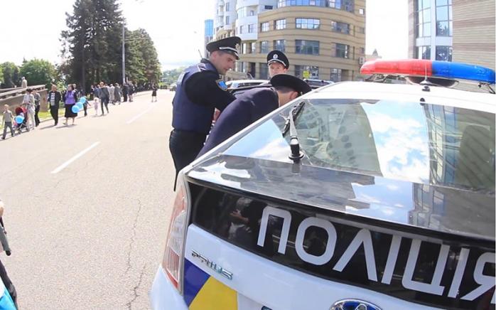 В Одесі поліція завадила озброєним людям захопити будівлю