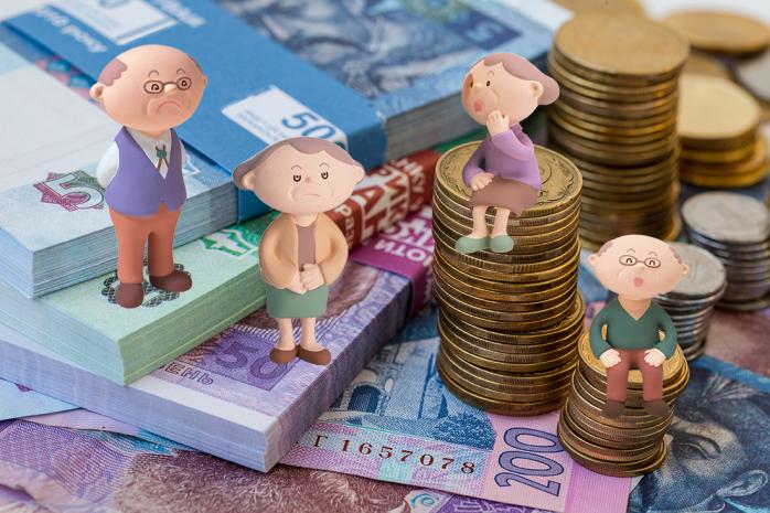 Частичная отмена пенсий по выслуге лет и покупка стажа: какие изменения несет пенсионная реформа в Украине
