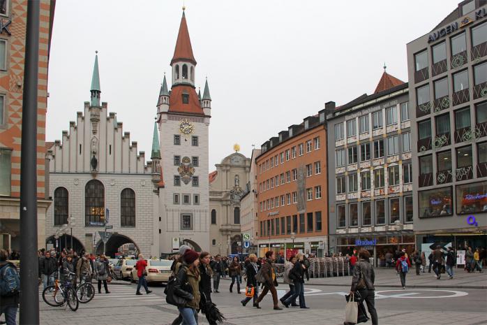 На головній площі Мюнхена чоловік вчинив самоспалення