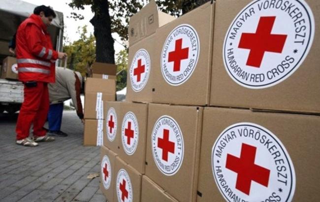 Наелись: боевики ДНР обстреляли из пулеметов миссию Красного Креста во время раздачи гумпомощи