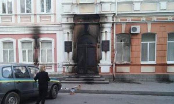 В Мелитополе ночью горело здание горсовета (ФОТО)