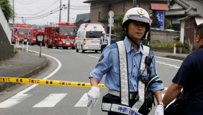 С битой и ножом: в Японии неизвестный напал на людей в парке