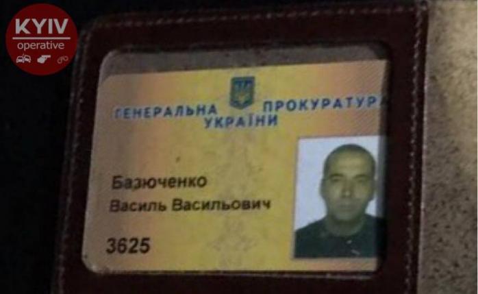 В Киеве пьяный водитель замгенпрокурора разбил несколько машин — СМИ (ФОТО, ВИДЕО)