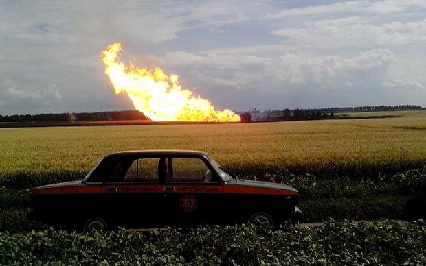 Боевики огнем из артиллерии повредили линию газопровода на Луганщине
