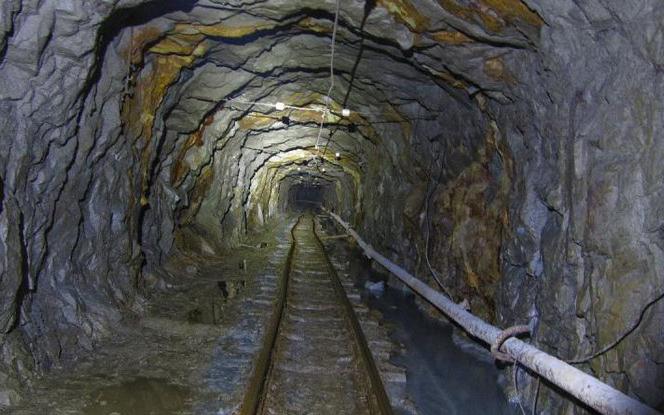В Кривом Роге произошло обрушение породы на шахте «Октябрьская»
