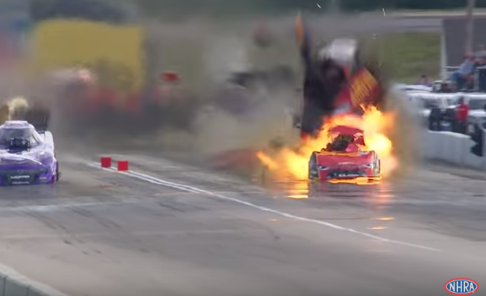 У США гоночний автомобіль вибухнув на швидкості 500 км/год (ВІДЕО)
