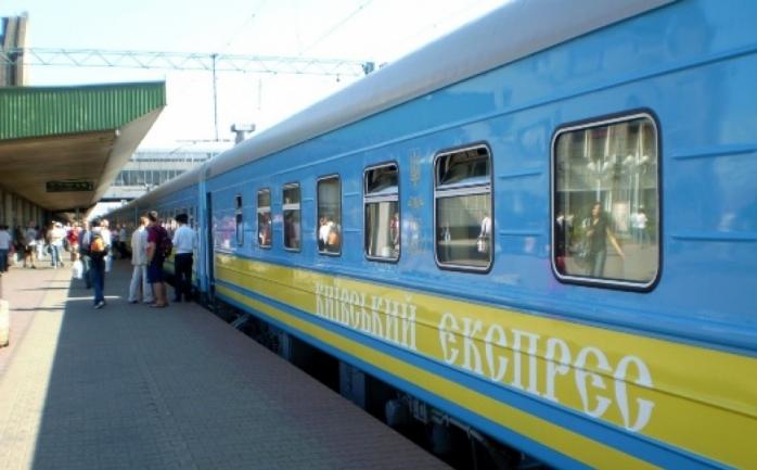 Пора отпусков: «Укрзалізниця» запустила дополнительные поезда до курортов