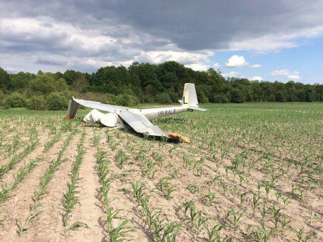 Крушение планера в Ровенской области: пилот скончался от инфаркта еще во время полета