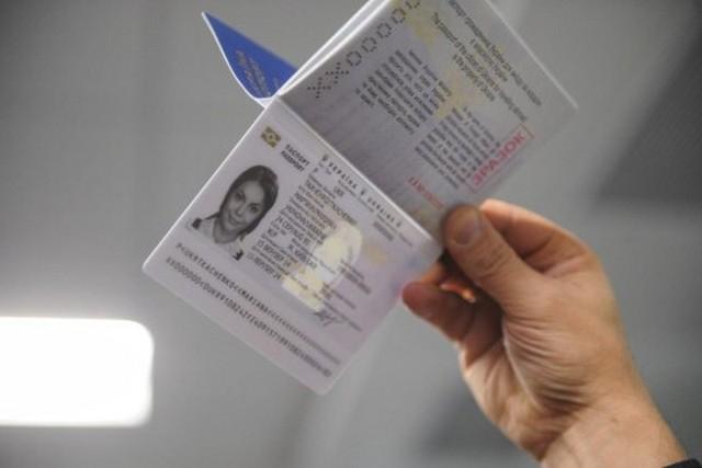 Як видаватимуть біометричні паспорти українцям із кримською та донбаською пропискою