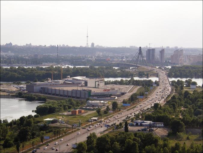 Суд запретил Киеву переименовывать проспект Ватутина в Шухевича