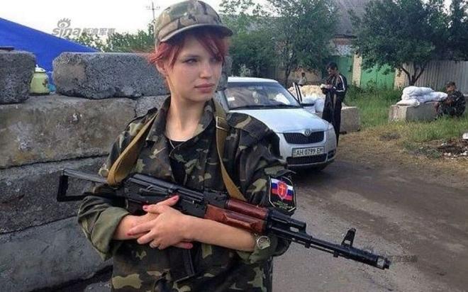 Россия требует сократить число должностей для женщин в рядах боевиков Донбасса — разведка