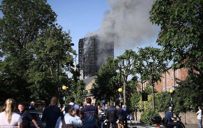 Возросло количество пострадавших при пожаре в лондонской многоэтажке