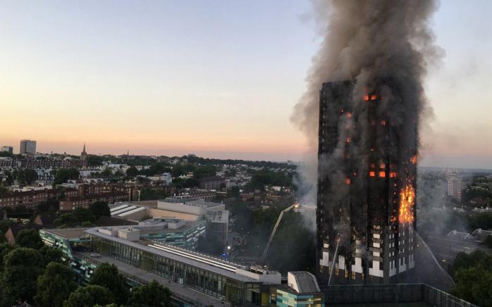 Поліція Лондона вважає загиблими через пожежу у висотці 58 людей