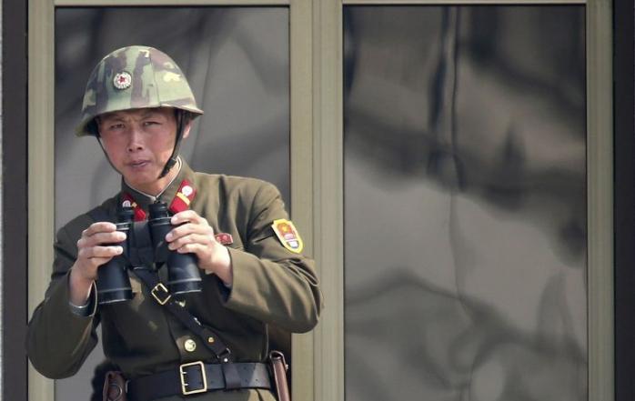 Военный КНДР на куске пенопласта переплыл реку, чтобы сбежать в Южную Корею
