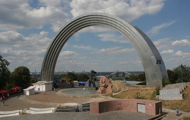 В Киеве в рамках декоммунизации планируют снести еще 10 памятников (СПИСОК)