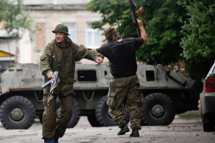 В Алчевске пьяные боевики устроили гонки на военных автомобилях — разведка