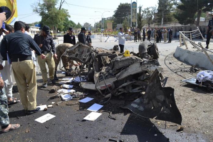 Взрывы в трех городах Пакистана сегодня унесли жизни 40 людей