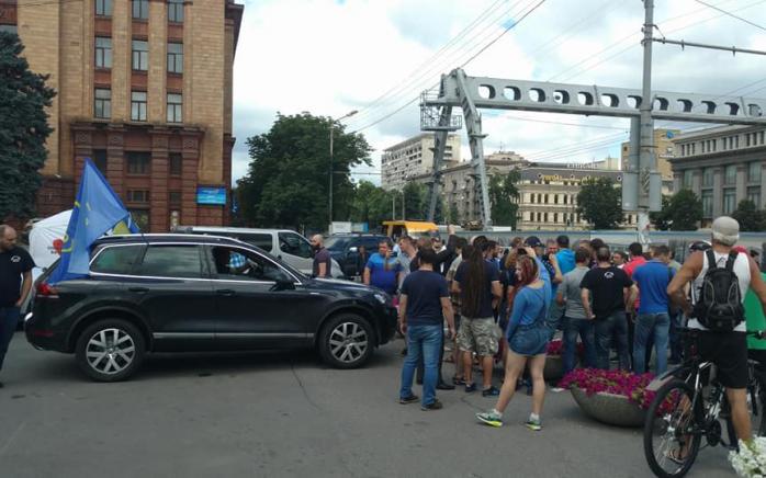 В Днепре «Автомайдан» приехал к Филатову из-за назначения экс-беркутовца (ФОТО)
