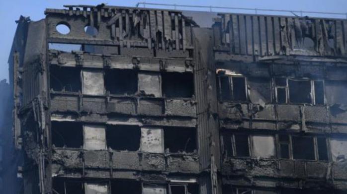 В Британии выявили почти 30 пожароопасных многоэтажек