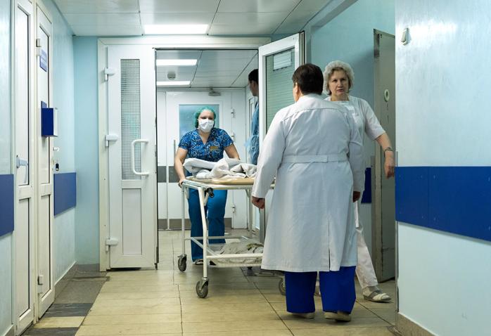 Жебрівський: У Красногорівці від менінгіту померла 16-річна дівчина, ще шестеро людей госпіталізовані