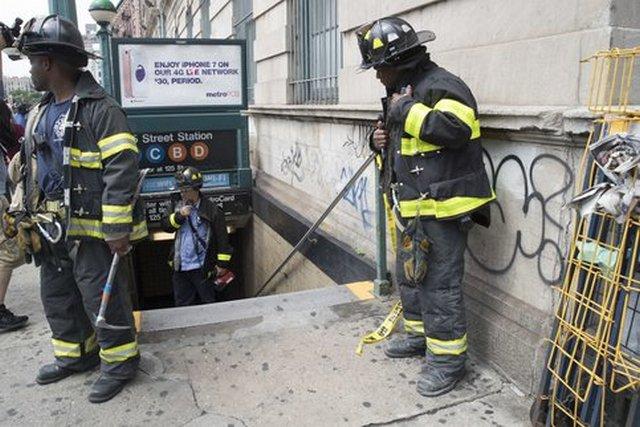Авария в Нью-Йоркском метрополитене: травмированы не менее 34 человек (ФОТО)
