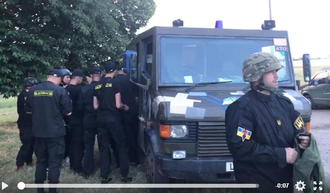 Спроба рейдерського захоплення агрофірми на Кіровоградщині: сталися сутички добробатів із поліцією (ФОТО, ВІДЕО)