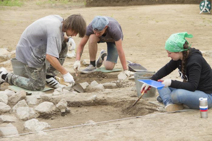 Археологи знайшли велике захоронення з артефактами епохи династії Цзінь в РФ (ФОТО)