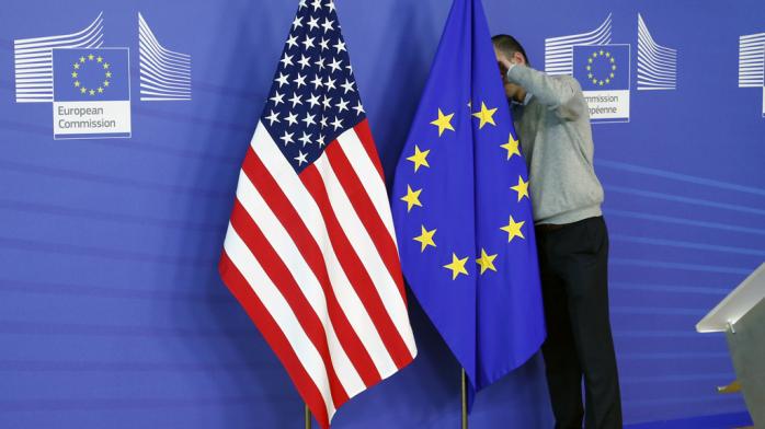 Россия продлила ответные санкции против США и ЕС