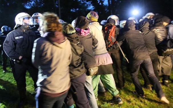 У Гамбурзі сталися перші сутички між протестувальниками та поліцією