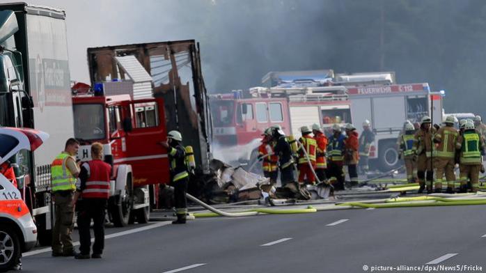 ДТП в Баварии: полиция подтвердила гибель 18 человек (ФОТО)