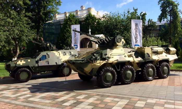До річниці співпраці між Україною й НАТО в Раді пройшла виставка військової техніки (ФОТО, ВІДЕО)
