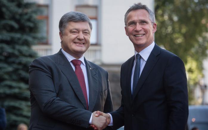 Украина пока не будет подавать заявку на членство в НАТО — Порошенко (ВИДЕО)
