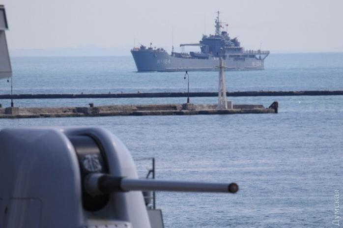 Украина и США начали совместные военные учения в Черном море