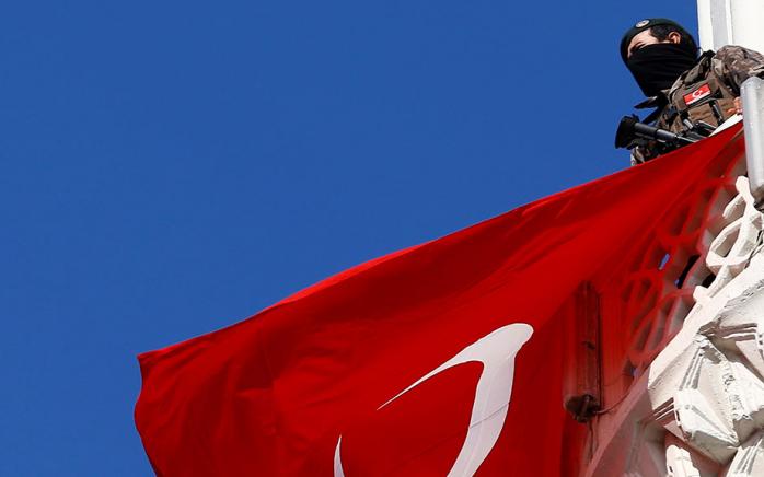 В Турции к годовщине попытки госпереворота уволили 7 тыс. чиновников