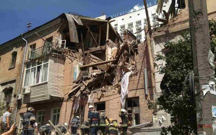 Кличко пообещал первоочередное право на жилье жильцам взорвавшегося дома 