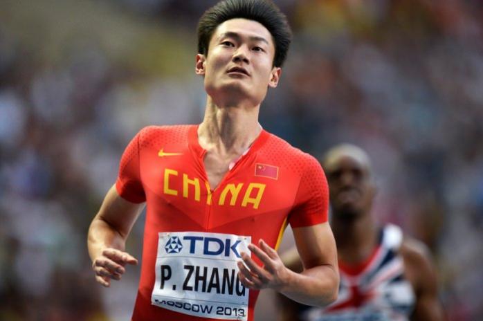 Китайський спортсмен обігнав бойовий винищувач на 100-метрівці (ВІДЕО)
