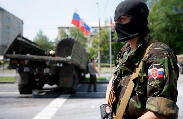 На Луганщине оккупанты конфискуют у населения деньги, ювелирные изделия и другие «вещественные доказательства» — разведка