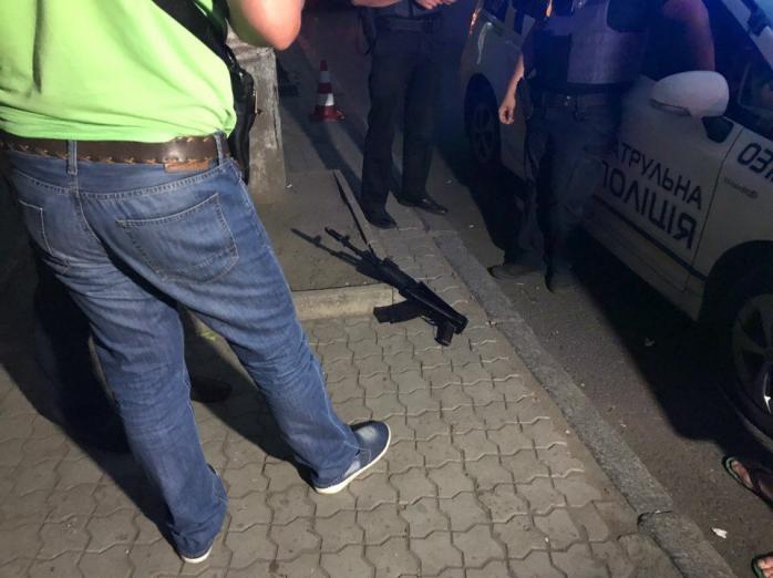 Стрілянина в кафе в Дніпрі: одна людина загинула, шестеро поранені (ФОТО 18+)