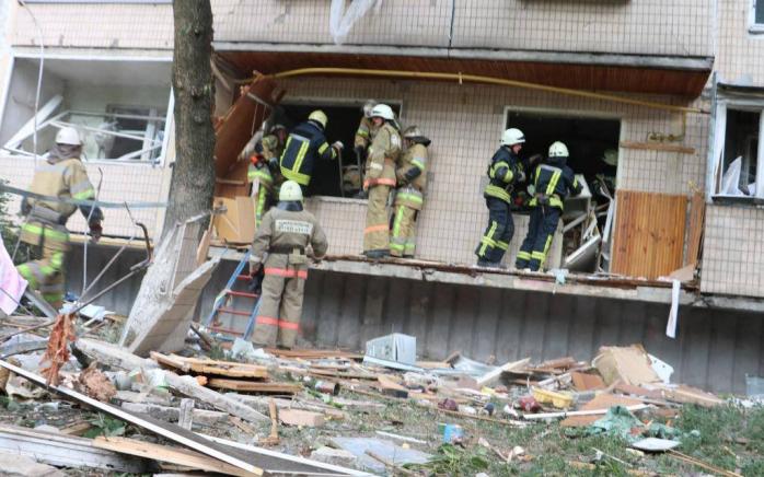 В ГСЧС рассказали о последствиях взрыва в многоэтажке Киева (ВИДЕО)