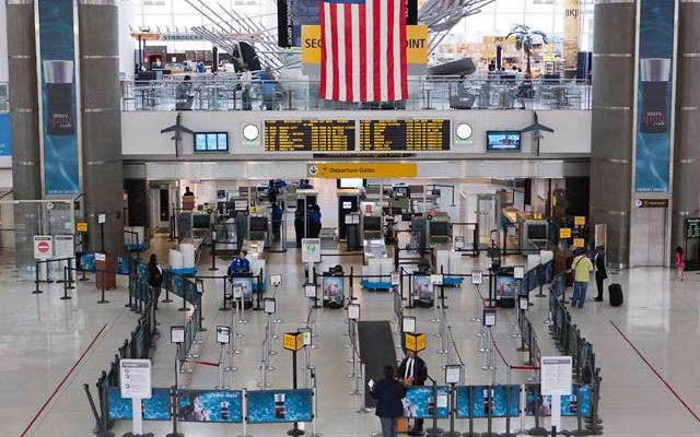 В аэропортах США усилят проверки личных гаджетов пассажиров