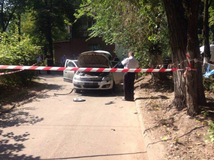 Поліція порушила справу за фактом вибуху авто у Дніпрі