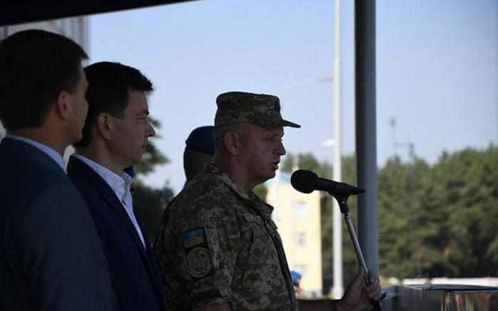 В боевых действиях на Донбассе погибли 467 десантников ВСУ — Муженко