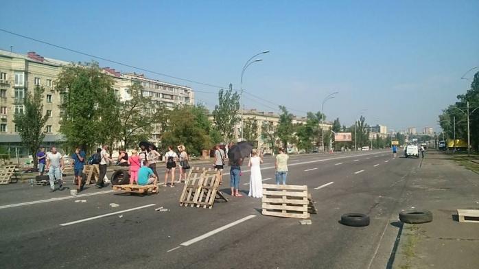 Протесты на Харьковском шоссе в Киеве: в мэрии разъяснили ситуацию с отключением электроэнергии в домах