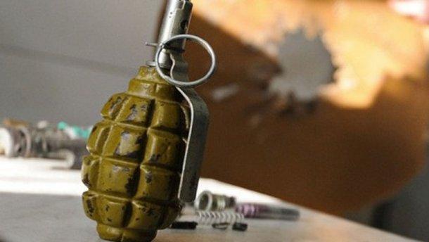 На Донбассе из-за взрыва гранаты погибло трое мирных жителей