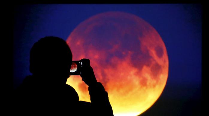 Сьогодні українці зможуть спостерігати місячне затемнення